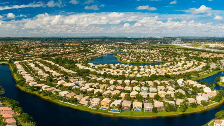 Port St. Lucie entre las mejores ciudades para emprendedores hispanos en Estados Unidos