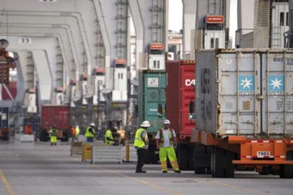 La Casa Blanca ha confirmado que los aranceles del 25% sobre ciertos productos de México y Canadá entrarán en vigor el 1 de febrero.