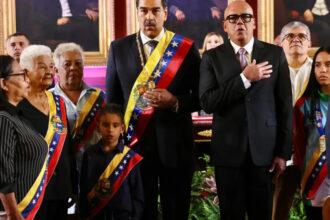 Nicolás Maduro se juramentó como presidente de Venezuela, con fraude electoral