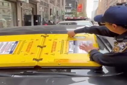 Así funciona el código QR que inmoviliza el vehículo que está mal estacionado en Estados Unidos