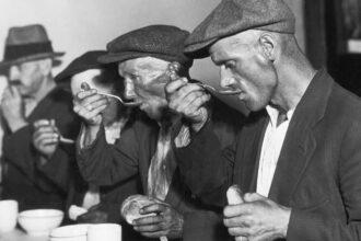 Cómo la ley que EE.UU. aprobó para subir aranceles en 1930 terminó por devastar su economía y agravar la Gran Depresión