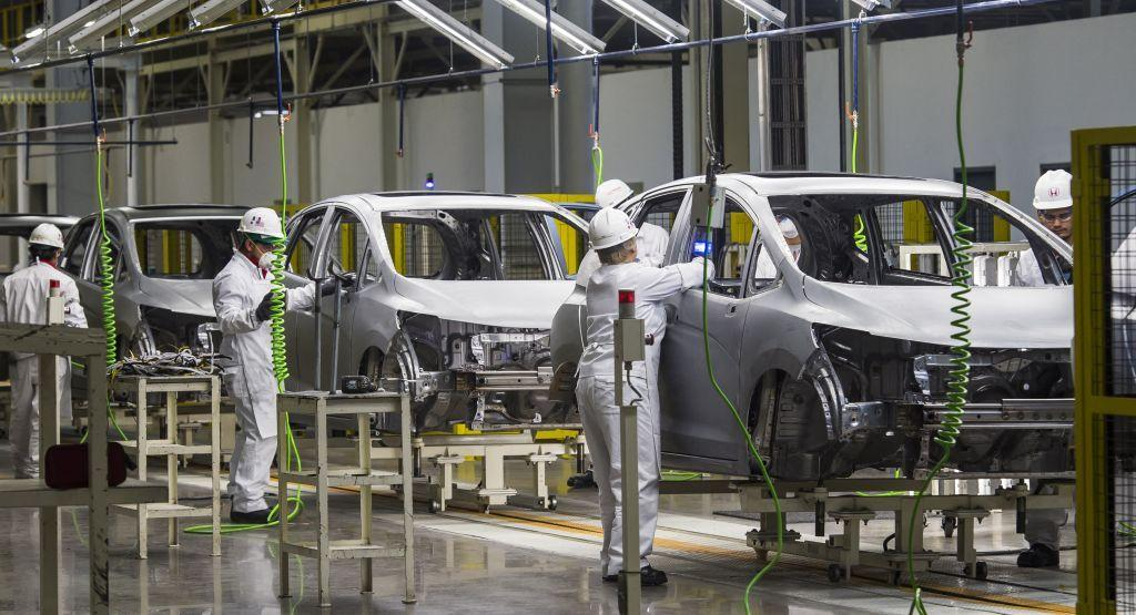 El mapa que muestra la compleja producción de un auto entre México, Canadá y EE.UU. (y qué efecto tendrán los aranceles de Trump)