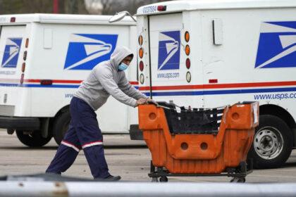 El Servicio Postal podría estar informándole al ICE dónde localizar a inmigrantes