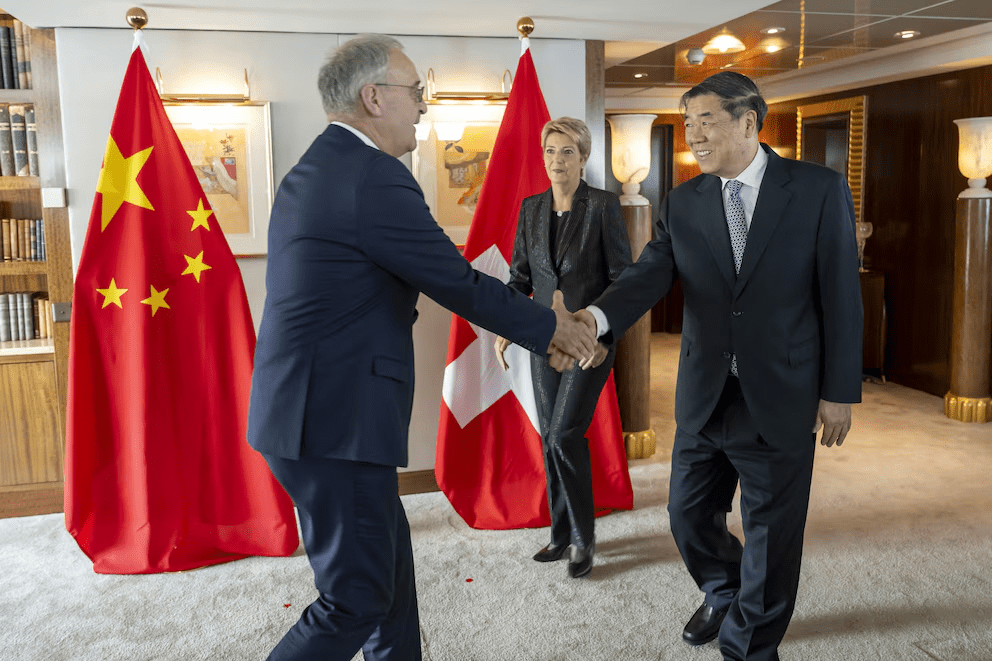 Estados Unidos suavizó los aranceles a las importaciones chinas de bajo valor tras el acuerdo comercial con Beijing