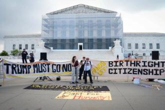 Corte Suprema permite a Trump restringir la ciudadanía por nacimiento, pero con limitantes