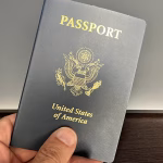 ¿Debo llevar mi pasaporte siempre conmigo en EEUU? Lo que muchos inmigrantes no saben