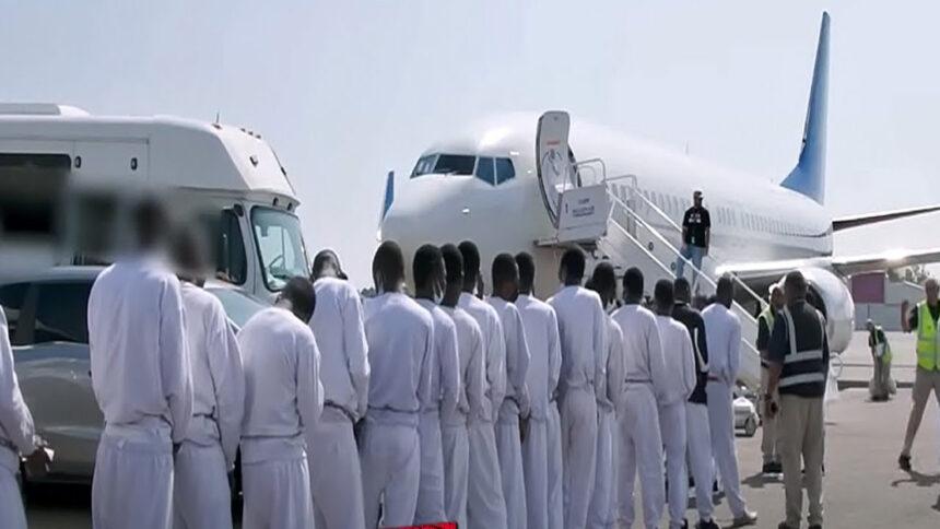 EEUU ha deportado a cerca de 500 migrantes en vuelos desde 'Alligator Alcatraz' en Florida