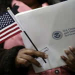 Solicitantes de ciudadanía serán evaluados con visitas vecinales tras orden de Trump