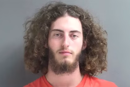 Un joven en Florida podría pasar hasta 65 años en la cárcel por cazar 13 caimanes ilegalmente