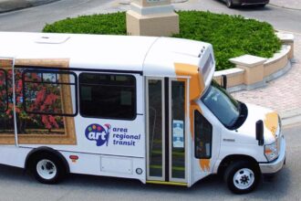 Para el Condado de St. Lucie, aceptar la subvención fortalece el sistema de transporte sin que la carga financiera recaiga completamente sobre los contribuyentes locales.