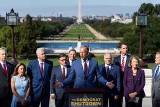 ¿Qué tienen que ver los indocumentados con el cierre de gobierno de Trump?