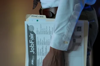 Datos de empleo de septiembre quedan en el limbo tras cierre de Gobierno