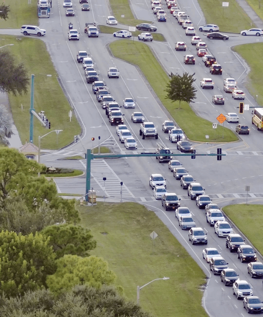 "No bloquees la intersección": La policía de Port St. Lucie toma medidas contra los conductores que bloquean las intersecciones.
