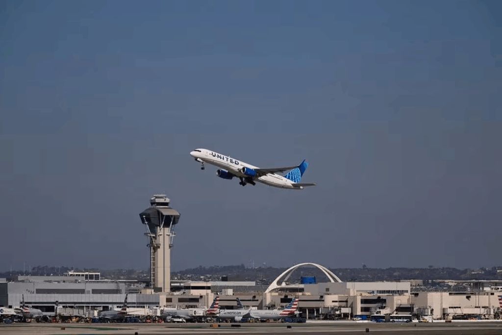 Estados Unidos anuncio operaciones aéreas normales en aeropuertos