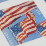 Servicio Postal de EE.UU. anuncia aumentos en los precios de envío a partir de enero de 2026. este es el extra que pagarás