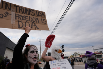 El 64% de latinos en EE.UU. desaprueba a Trump y 41% teme un arresto migratorio, según UnidosUS