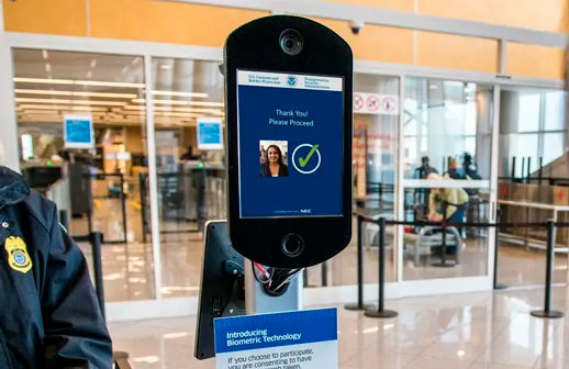 Cómo funciona el nuevo control de reconocimiento facial para entrar o salir de EEUU