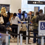 Viajeros en Estados Unidos deberán pagar una tarifa adicional si no muestran este documento desde febrero