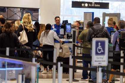 Viajeros en Estados Unidos deberán pagar una tarifa adicional si no muestran este documento desde febrero