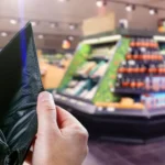 Crisis en el bolsillo hispano: El 63% de los latinos admite que "no llega a fin de mes"