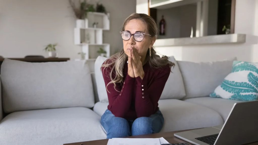 El Mito del Ahorro en EE.UU.: Por Qué los Hispanos Están en "Cero" (y el Plan para Salir del Bucle)