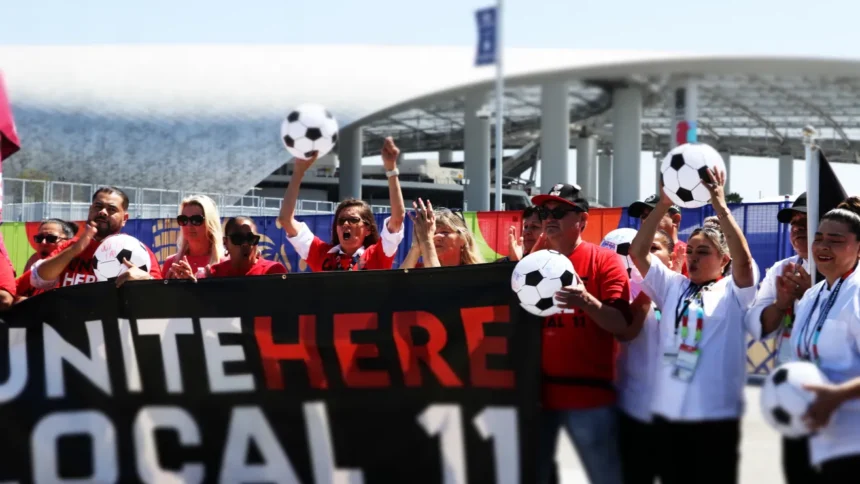 Acuerdo laboral histórico logrado por los trabajadores sindicalizados del SoFi Stadium en Los Ángeles