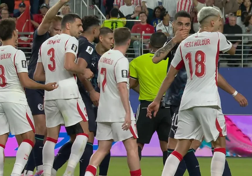 ¡Adiós al secreto! La regla FIFA que le costó el partido a Almirón