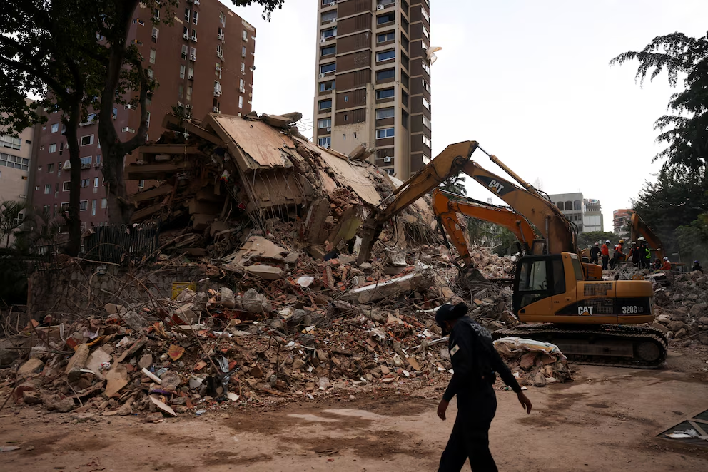 Crece el número de víctimas extranjeras del terremoto en Venezuela, mientras sigue la búsqueda bajo los escombros