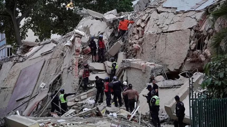 Crece el número de víctimas extranjeras del terremoto en Venezuela, mientras sigue la búsqueda bajo los escombros