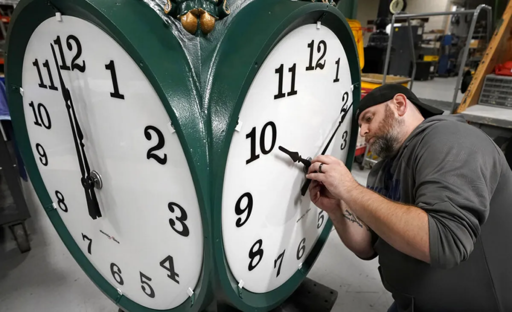 ¿Adiós al cambio de hora? El plan para un horario de verano fijo