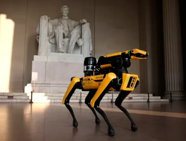 Patrullaje futurista: ICE proyecta usar perros robot en la frontera