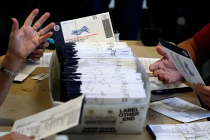 Jaque al voto por correo: Juez frena la orden de Trump en EE. UU.