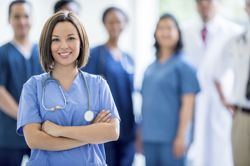 El constante envejecimiento de la población mantiene a la industria médica como un motor inagotable de empleo.