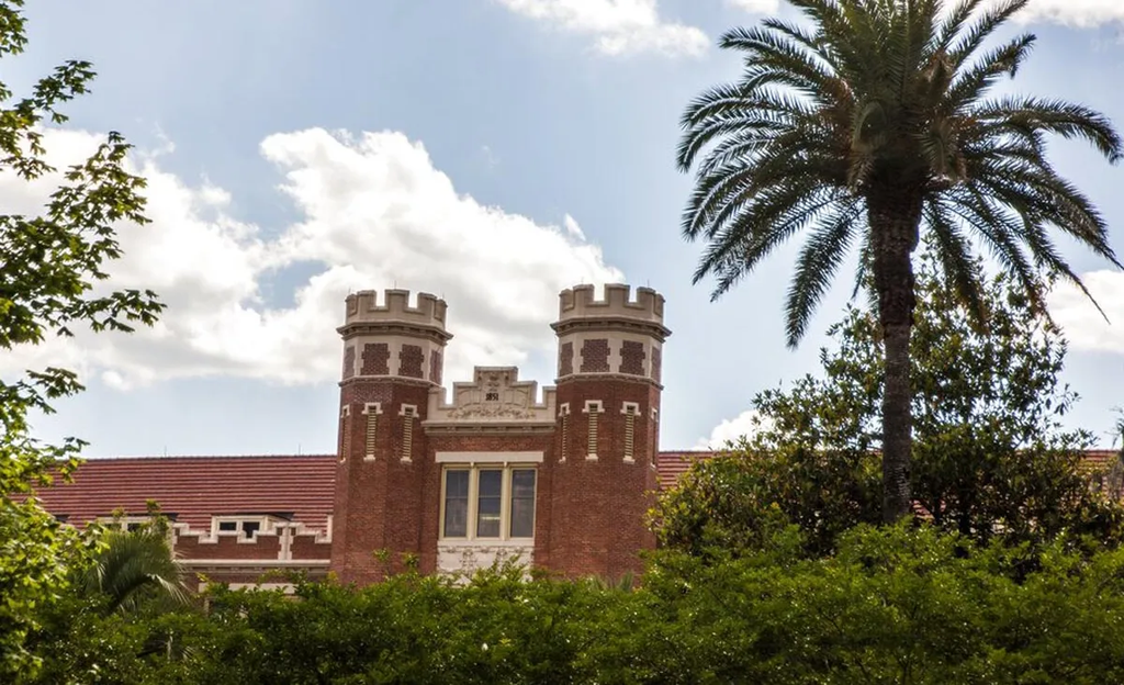 Puertas cerradas: Universidades públicas de Florida bloquean a estudiantes sin papeles