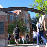 Puertas cerradas: Universidades públicas de Florida bloquean a estudiantes sin papeles