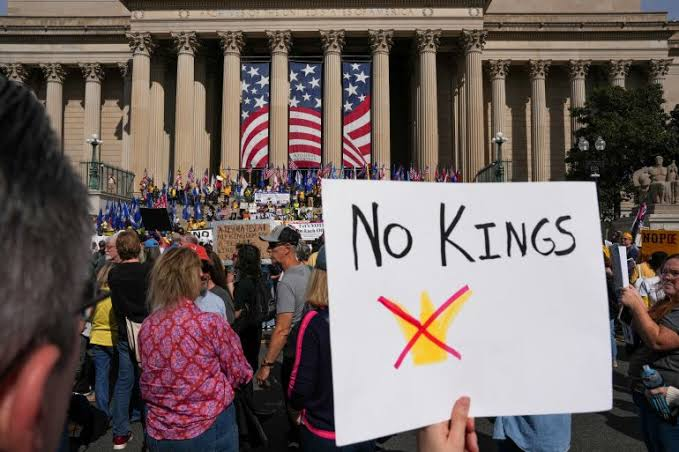 ‘No Kings’ regresa a las calles: el clamor contra Trump sacude el país y llama a votar