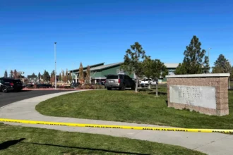 Tragedia en Oregón: mueren tres niños y un maestro en tiroteo escolar perpetrado por un menor de 16 años